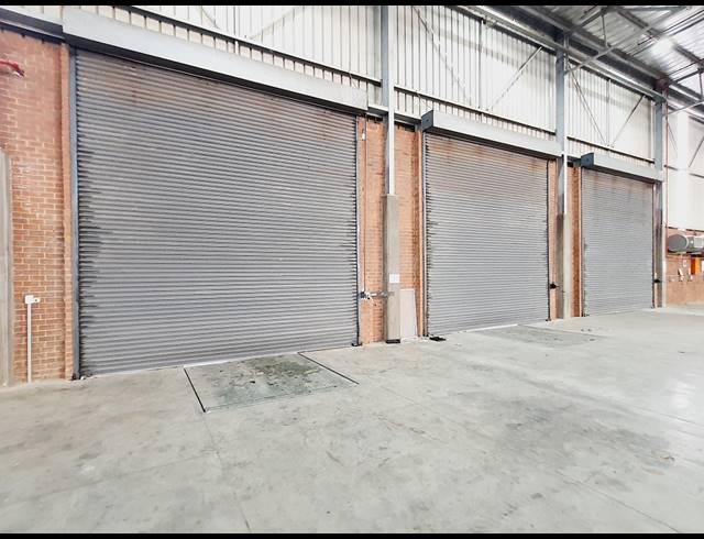 4,892M² WAREHOUSE TO LET IN POMONA
